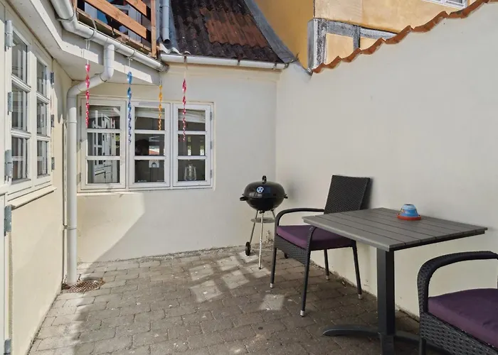 Marilena - 300m From The Sea By Interhome